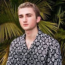 Andrew Luce's Instagram, Twitter & Facebook