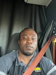 In the truck vs out of the truck🐻🍯