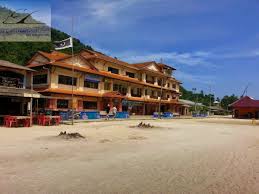 Pulau perhentian merupakan satu gugusan pulau yang terletak sekitar 10 batu nautika (19 km) dari pantai dalam timur laut negeri terengganu, malaysia pulau ini terletak di daerah besut. Bercuti Ke Pulau Perhentian Kecil Eratuku