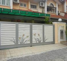 Tanoshii Style Aluminium Folding Gates Elite Gates In 2020 Door Gate Design Steel Gate Design Iron Gate Design