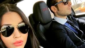 Mutu, de NERECUNOSCUT! E sub papucul sotiei! Sandra are parolele de la  conturile de Facebook si