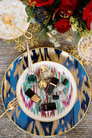 10 Gorgeous Table Setting Ideas How To Set Your Table Christmas Dinnerware Modern Dinnerware Table Settings