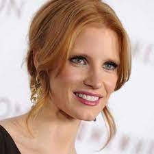 Della Chastain's Instagram, Twitter & Facebook