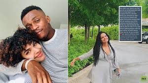 رهف القنون ذات الـ 18 عاما، هربت من عائلتها السعودية التي كانت موجودة في الكويت، وأرسلت سلسلة تغريدات تطلب فيها المساعدة أثناء وجودها في إحدى غرف مطار بانكوك في تايلند. Ø±Ù‡Ù Ø§Ù„Ù‚Ù†ÙˆÙ† ØªØªÙ„Ù‚Ù‰ Ø±Ø³Ø§Ù„Ø© Ù…Ù† Ø³Ø¹ÙˆØ¯ÙŠØ© Ù‡Ø±Ø¨Øª Ù…Ø¹ Ø´Ù‚ÙŠÙ‚Ù‡Ø§ Ø§Ù„Ù…Ø«Ù„ÙŠ ÙˆÙ‡ÙƒØ°Ø§ Ø±Ø¯Øª Ø¹Ù„ÙŠÙ‡Ø§ Rt Arabic