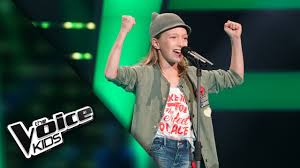 Hier vind je altijd de leukste filmpjes en liedjes voor kinderen online. Emma Hello The Voice Kids 2018 The Blind Auditions Youtube