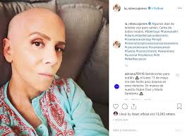 Con una foto del pasado Rebecca Jones conmemora el Día Mundial del Cáncer  de Ovario, el mismo que ella padeció