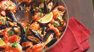 Riz Espagnol Au Chorizo Et Aux Fruits De Mer Sur Le Gril Iga Recettes Paella Bbq Espagne