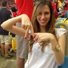 Daniela colett anuncia drástica decisión: Tks Google Como Uma Modelo Brasileira Se Envolveu Com O Camisa 9 Do Chile 28 03 2015 Uol Esporte