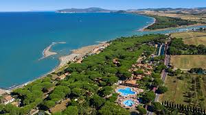 Tutte le località balneari della toscana, partendo dalla versilia passando per la val di cornia per arrivare alla maremma fino a capalbio, ultimo comune e località balneare della toscana, al confine con le coste laziali. Argentario Camping Village Villaggio Mare Toscana Albinia Orbetello