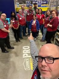 Robert Smith (@RobSmithLowes)