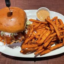 RED ROBIN GOURMET BURGERS AND BREWS