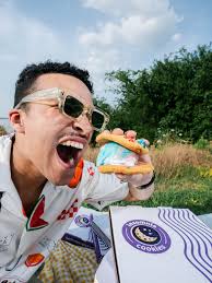 Attention all Vegans! Vegan Cotton Candy Ice Cream is now available at  Insomnia Cookies! Stop in and get your self a treat