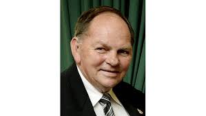 Maitland mayor Peter Blackmore says Ausgrid should give an explanation to  residents of Gillieston Heights and Cliftleigh over blackouts