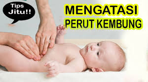 Tumbesaran saluran permakanan yang menyebabkan usus bayi selalu mengecut. Tips Cara Mengatasi Perut Kembung Pada Bayi Youtube