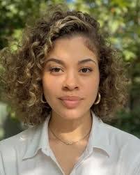 Hayley Meadows's Instagram, Twitter & Facebook