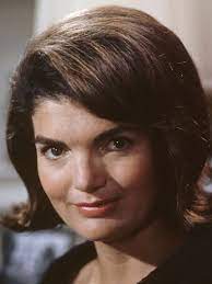 The 40 Most Iconic Bobs Of All Time Celebrity Bobs Bob Beauty Over 40