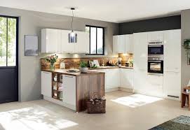 Cuisine avec plan de travail assez large. J Ai Une Cuisine En Forme De U Comment Faire Pour L Equiper