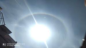 This is sun halo optical phenomenon and how, why it,s visible i have explained. Bfnad2uxybfaim