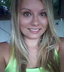 Lesley Mumford's Instagram, Twitter & Facebook