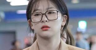 Explore tumblr posts and blogs tagged as #seulgi airport fashion with no restrictions, modern design and the best experience | tumgir. Red Velvet Seulgi S Airport Fashion Made It Look Like She Stepped Out Of The 90 S Koreaboo