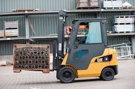 La formation de conduite au chariot elevateur est établie pour assurer la sécurité de toutes les personnes, non nécessairement titulaires du permis de conduire (si la vitesse n'excède pas 25 km/h), utilisant les chariots. Autorisation De Conduite Ou Caces Chariot De Levage Fps