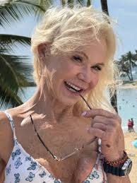 Ziv Simon --dMD--, 9400 Brighton Way, Beverly Hills, CA 90210, US