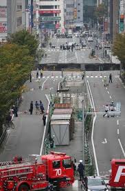 博多駅前の陥没事故 店の前が断崖絶壁となったセブンイレブン 店員の安否は 陥没 セブンイレブン 店員 危機管理