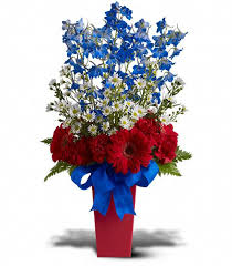 The birthday cake floral arrangement was so beautiful! How To Use Flowers This Memorial Day Trias Flowers