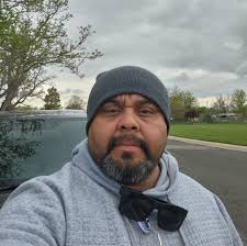 Windshield replacement services in Hollister?