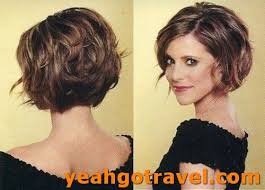 48 Short Wavy Hairstyles For 2019 Our Latest Favorites Yeahgotravel Com Short Hairstyles For Thick Hair Short Hair Styles Short Wavy Hair