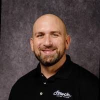 Andy Komar's Instagram, Twitter & Facebook