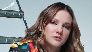Jun 07, 2021 · alina boz ile başrolü paylaştığı dizide cenk çelen rolü ile çok sevildi. 1001 Tv Hizli Ve Guvenilir Tv Haberciligi Alina Boz Alina Boz Elimi Birakma Turkish Women Beautiful