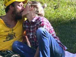 Tenero, anticonformista e coraggioso, lo scatto ritrae alessia in compagnia di suo marito paolo. Alessia Marcuzzi E Francesco Facchinetti Sono La Coppia Dell Estate Le Foto