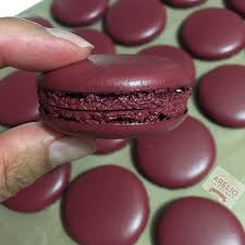Custom Macarons Mykim On Instagram Haven T Done This Colour For A While What Would You Call It Burgundy Macaron Cake Macaron Recipe Wine Tasting Near Me
