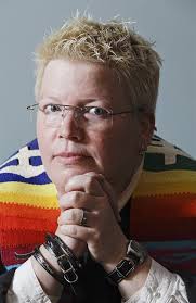 Wisconsin pastor suspended for 20 days after admitting she officiated at a  lesbian wedding