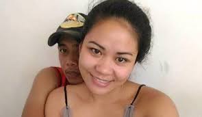 Cerita ini berawal ketika ane di mutasi perusahaan ke daerah bgr karena kinerja ane di tempat asal kurang bagus.ane sempet putus asa dan yg lebih sedih ane harus pisah ma bokin yg ane sayangi. Pembantu Pria Ini Ketahuan Asyik Selingkuh Sama Majikannya Ini Foto Fotonya
