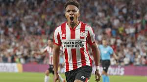 Donyell malen (born 19 january 1999) is a dutch professional footballer who plays as a. Oranje Neuling Donyell Malen Von Henry Und Bergkamp Geformt Mit Raiolas Maximen Nach Oben Goal Com