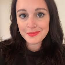 Emily Mee's Instagram, Twitter & Facebook