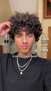 Isaiah Curls