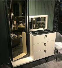 Pin By Anita Bhatt On Yatak Odasi Modern Dressing Table Designs Bedroom Dressing Table Dressing Table Design