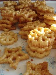 This is a swedish christmas bread with candied fruits and a yummy cardamom flavor. An American Housewife Step By Step Photos Of My Scandinavian Rosettes For Christmas