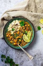 Rezept Fur Ein Schnelles Veganes Kichererbsen Curry Mit Spinat Oder Grunkohl Ein Geschmackvolle In 2020 Kichererbsen Curry Vegane Abendessen Rezepte Kichererbsencurry