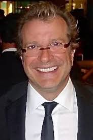 Julia Ewing : sa biographie, filmographie, et quelques photos