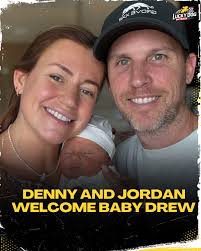 Uncle Daryl just sent me some of Jason Broski's baby pictures. He was such  a cute baby, wonder what happened.