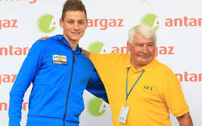 Poulidor, who famously finished second in the tour three times but never won the race, died in poulidor had been suffering from heart issues and was reportedly unwell since his summer vip job at. Cyclisme Il Y A Un Mois Poulidor Nous Racontait Son Petit Fils Mathieu Van Der Poel Le Parisien
