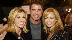 She married john travolta in 1991, with whom she collaborated on the comedy film the experts (1989) and. John Travoltas Grease Kollegin Zollt Kelly Preston Tribut Promiflash De