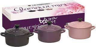 Le mini cocotte le creuset sono questo e un mondo di praticità in cucina! Le Creuset Set De 3 Mini Cocottes Rondes 200 Ml 10 X 5 Cm Ceramique Violet Fonce Lila Rose Amazon Fr Cuisine Maison