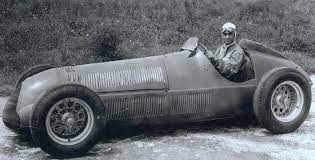 Über jahrzehnte blieb das ein einsamer rekord. Alfa Romeo Zeigt Die Ersten Beiden Formel 1 Weltmeisterautos Magazin