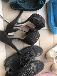 Spostando l'armadio ho scoperto che invece è solo muffa probabilmente causata dal muro reso freddo dalla presenza della cassetta dell'acqua ad incasso proprio dietro (dove c'è il bagno). Muffa Dietro I Mobili