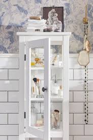 Hemnes Hochschrank Mit Vitrinentur Weiss 42x38x131 Cm Ikea Deutschland Glasschrankturen Glasschrank Minimalistische Wohnzimmer